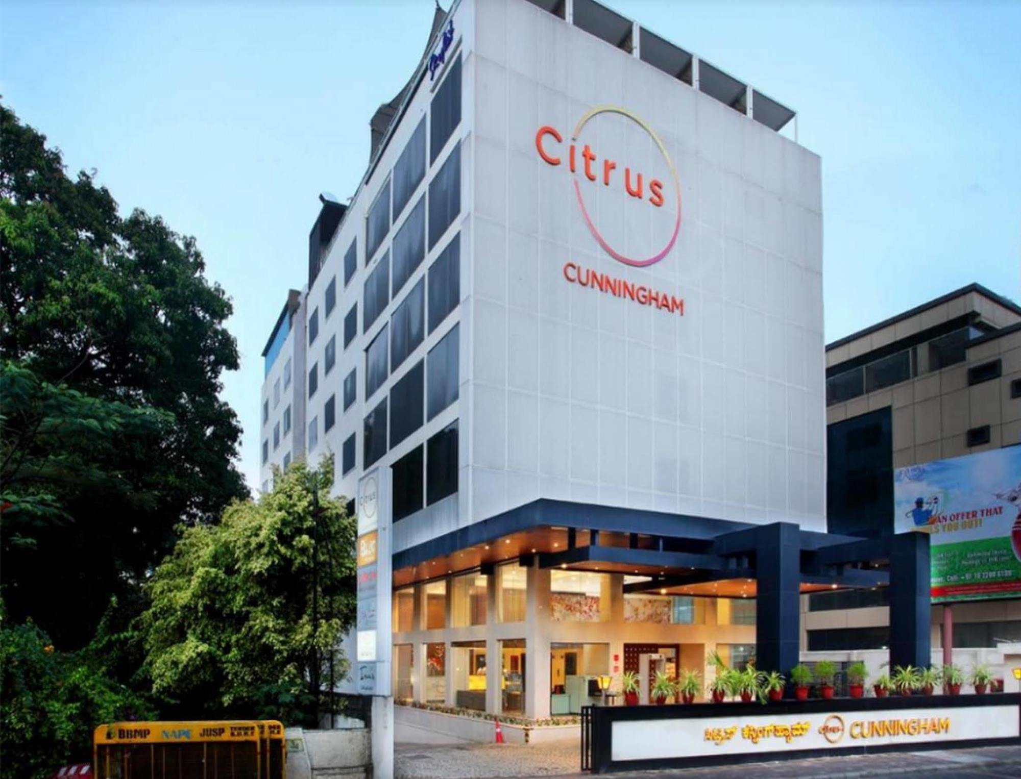 The Cunningham Hotel Bangalore Exterior photo
